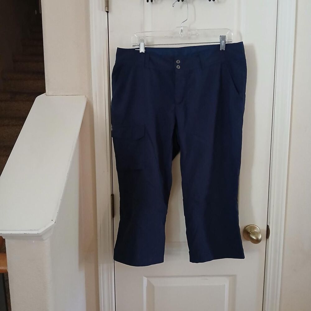 Columbia Sportswear Omni-Shade Navy Blue Capri Cargo Pants 12 Gorpcore Utility